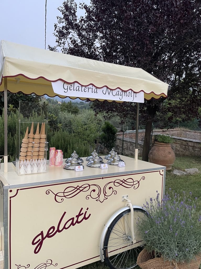 creative wedding bar ideas for hybrid weddings