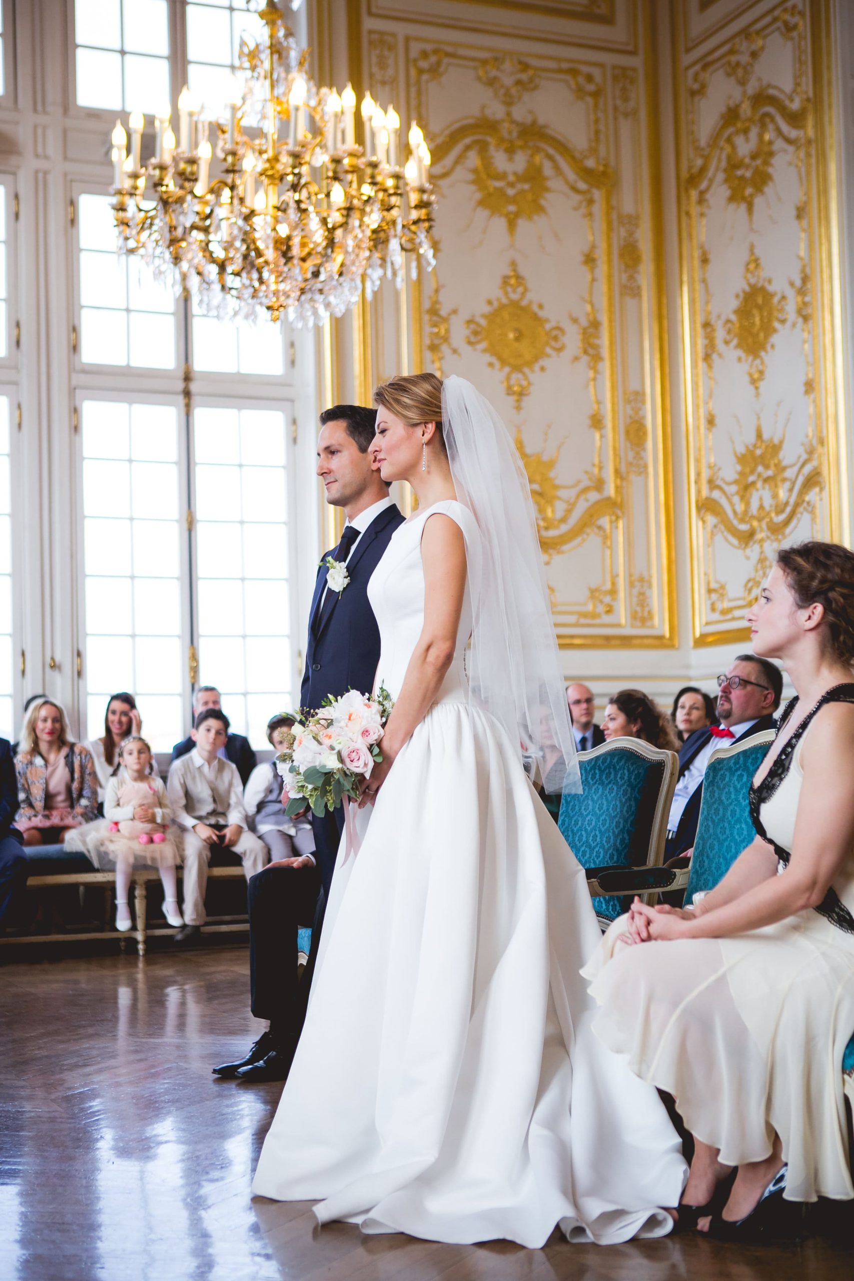 Cérémonie de mariage intime et authentique, reflétant les valeurs et l’émotion d’un mariage génération Z.