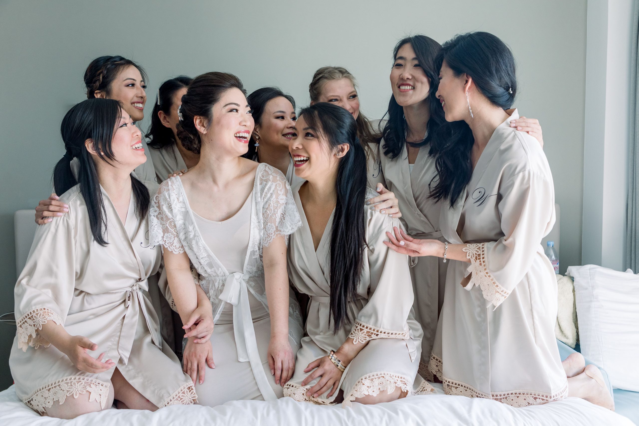 Mariage intimiste avec invités attentifs et connectés aux mariés