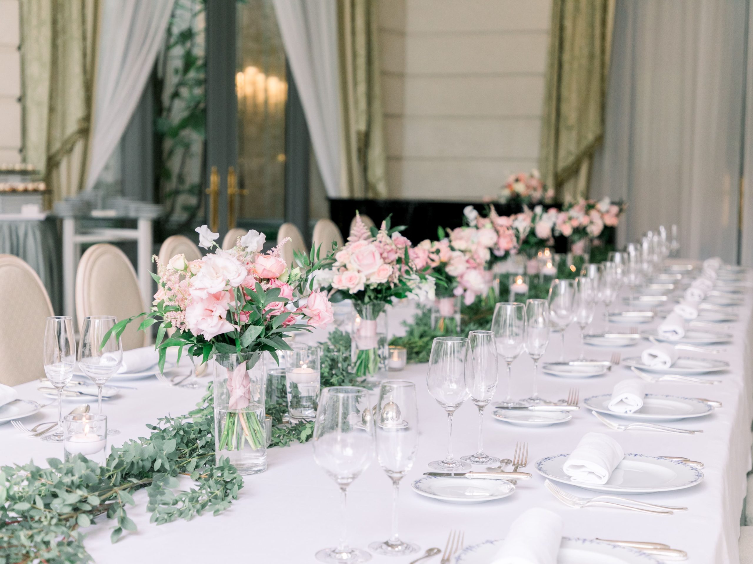 Spring floral design for a Paris destination wedding