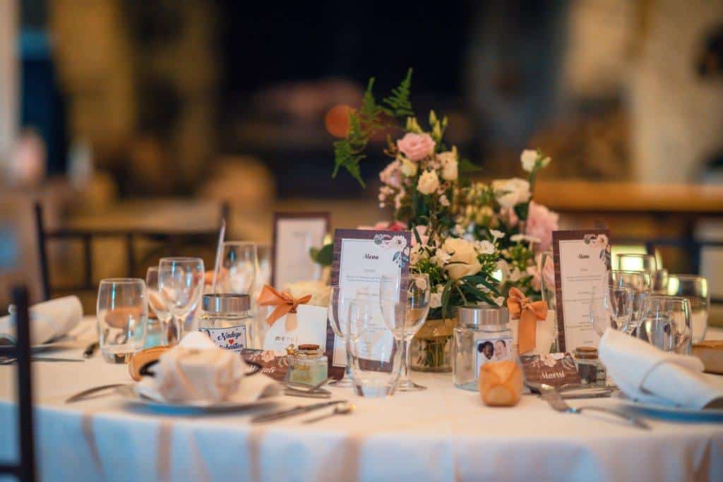 floral table with terracotta set